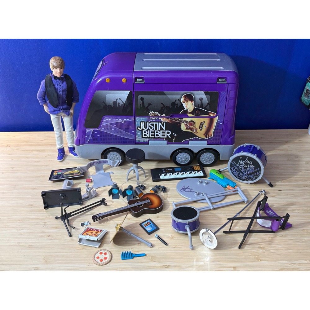Justin Bieber Rockin Tour Bus Concert Stage Playset 2011 My World Doll & Accs